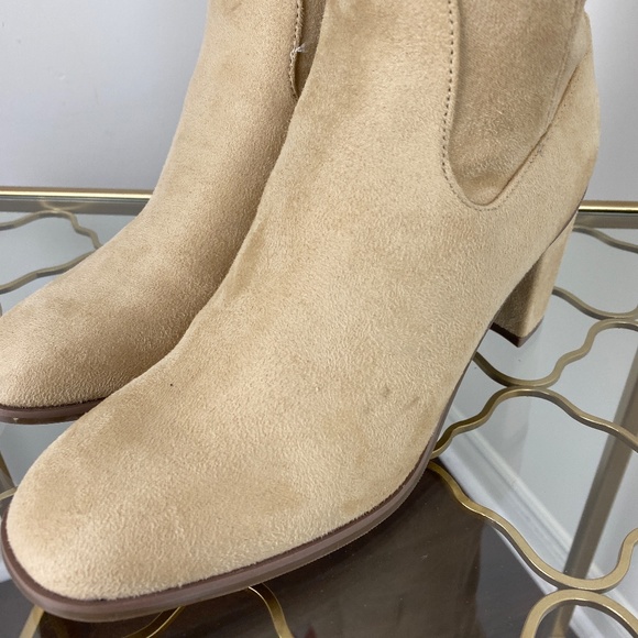 GROOVE Beige Faux Suede Go-Go Boots Stretch Boots Size 7.5, 2.75" Heel - Picture 5 of 11